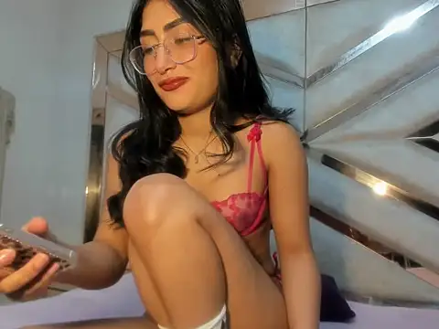 HannaLis online show from 12-15-25, 04:29