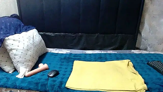 Peachesx25 online show from 01-08-26, 12:00