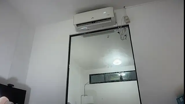 Snapshot of bajejek01 chatting on 06-18-26, 11:10 bajejek01 online show from 06-18-26, 11:10