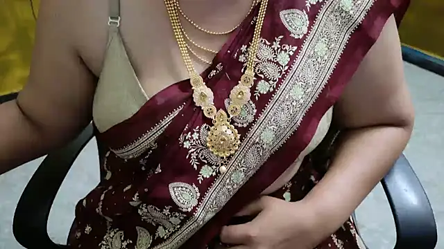 Snapshot of Tamil_VirginAss2 chatting on 11-25-25, 05:13 Tamil VirginAss2 online show from 11-25-25, 05:13