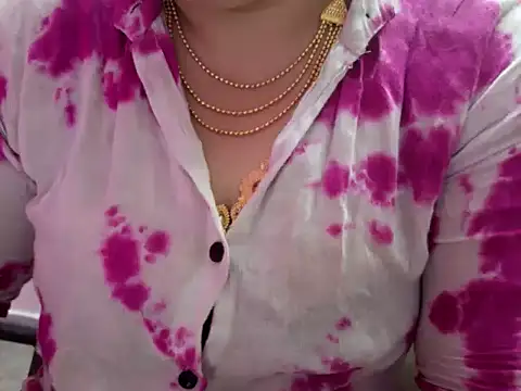 Snapshot of Tamil_VirginAss2 chatting on 02-18-26, 05:09 Tamil VirginAss2 online show from 02-18-26, 05:09