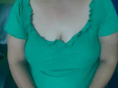 Snapshot of Tamil_VirginAss2 chatting on 11-17-25, 05:11 Tamil VirginAss2 online show from 11-17-25, 05:11