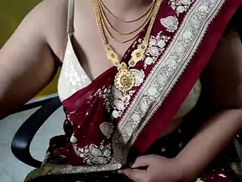 Snapshot of Tamil_VirginAss2 chatting on 12-16-25, 05:11 Tamil VirginAss2 online show from 12-16-25, 05:11