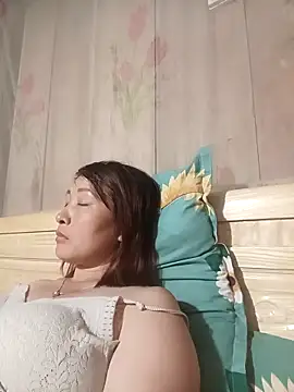 Missa-kute20 online show from 04-13-26, 05:22