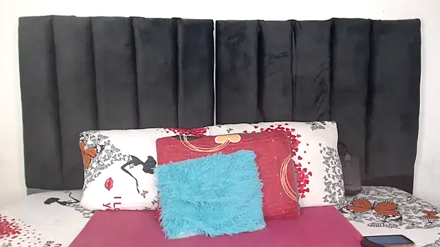 Miss-Berries online show from 02-17-26, 06:22