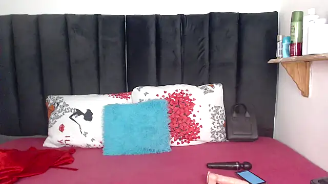 Miss-Berries online show from 02-08-26, 12:36