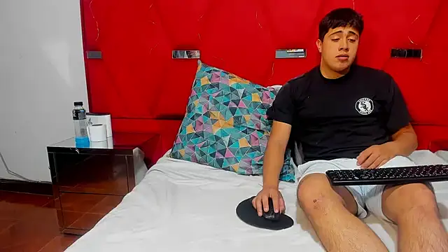 Emmaanddarling online show from 12-22-25, 03:12