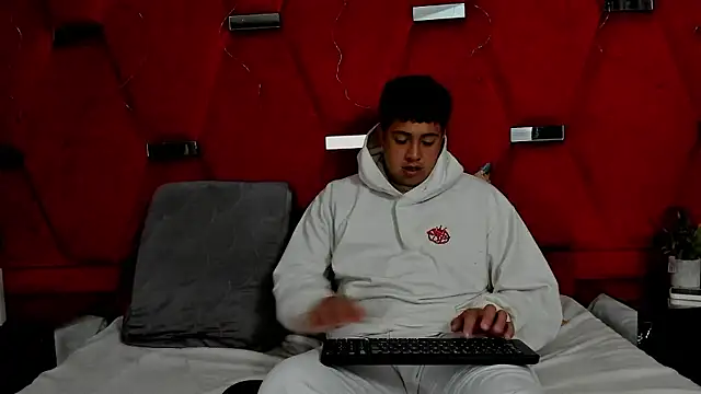 Emmaanddarling online show from 01-15-26, 02:20