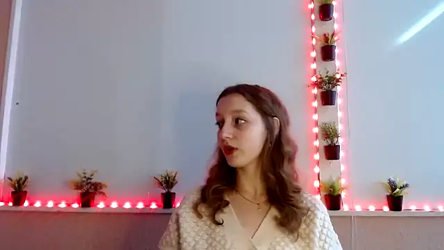 Snapshot of Curlyyy_Girl chatting on 11-10-25, 12:10 Curlyyy Girl online show from 11-10-25, 12:10