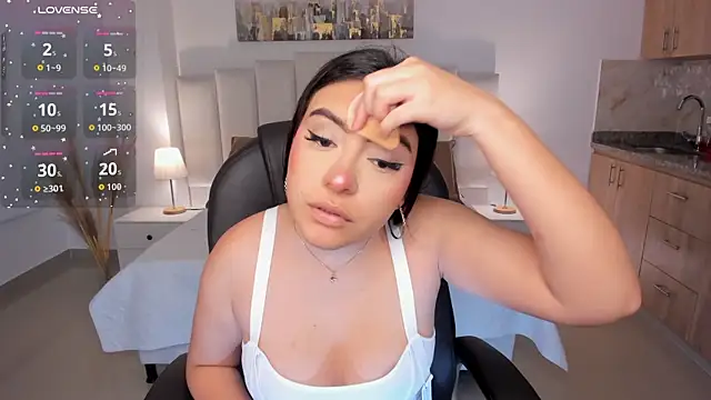 Maya vexx online show from 11-30-25, 07:47