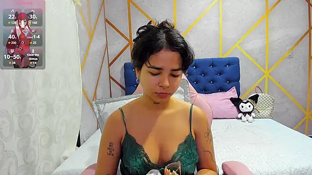 Snapshot of _vaiolet_owo chatting on 02-19-26, 05:04 vaiolet owo online show from 02-19-26, 05:04