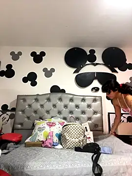  vaiolet owo online show from 11-07-25, 05:01