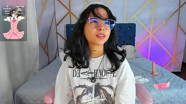 Snapshot of _vaiolet_owo chatting on 01-10-26, 06:20 vaiolet owo online show from 01-10-26, 06:20