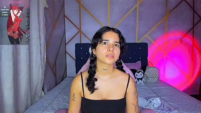 Snapshot of _vaiolet_owo chatting on 02-28-26, 05:07 vaiolet owo online show from 02-28-26, 05:07