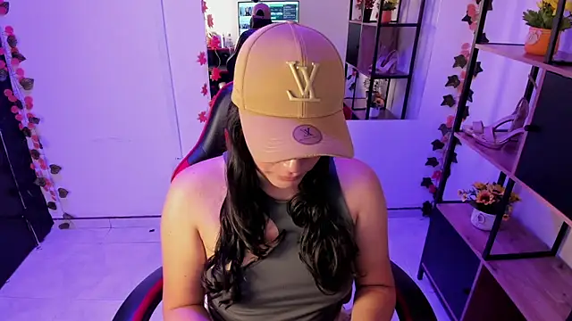 Dhany Naugthy  online show from 12-19-25, 01:02