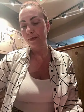 Snapshot of pervimilf chatting on 04-27-26, 10:02 pervimilf online show from 04-27-26, 10:02