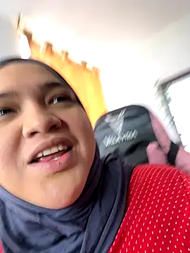 sweetmuslim01 online show from 10-13-25, 04:52