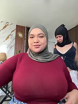 Snapshot of sweetmuslim01 chatting on 05-03-26, 03:15 sweetmuslim01 online show from 05-03-26, 03:15
