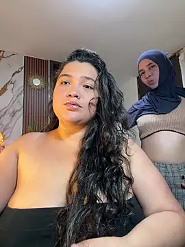 Snapshot of sweetmuslim01 chatting on 04-18-26, 03:31 sweetmuslim01 online show from 04-18-26, 03:31