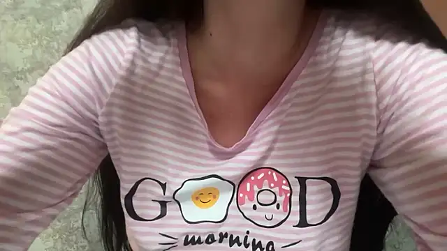 Snapshot of Angelinaa19 chatting on 05-11-26, 04:04 Angelinaa19 online show from 05-11-26, 04:04