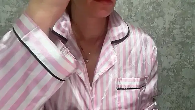 Angelinaa19 online show from 03-26-26, 07:34