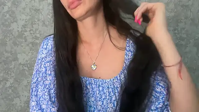 Snapshot of Angelinaa19 chatting on 06-04-26, 12:43 Angelinaa19 online show from 06-04-26, 12:43