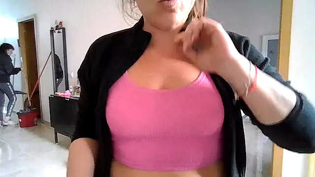 Domiqueen online show from 11-13-25, 10:41
