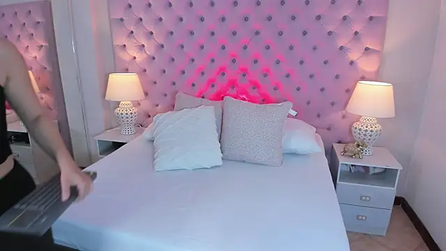 GabyQueens online show from 01-13-26, 01:59