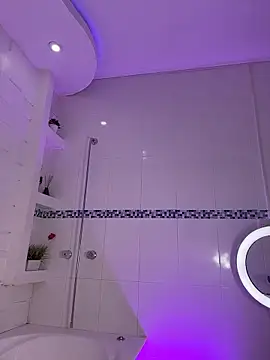 EmmilyEvanss online show from 12-16-25, 05:28