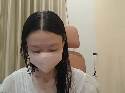 Lil-Cherries online show from 04-13-26, 12:20