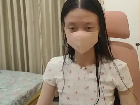 Lil-Cherries online show from 03-09-26, 01:14