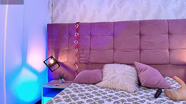 MeganDiamont FG online show from 11-11-25, 08:25