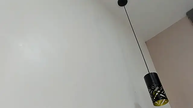 Snapshot of LaurenSnow__ chatting on 11-18-25, 08:01 LaurenSnow online show from 11-18-25, 08:01