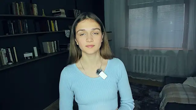 NikiCardle online show from 11-18-25, 08:39