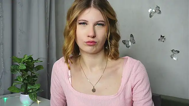 YvonneBou online show from 12-21-25, 07:59