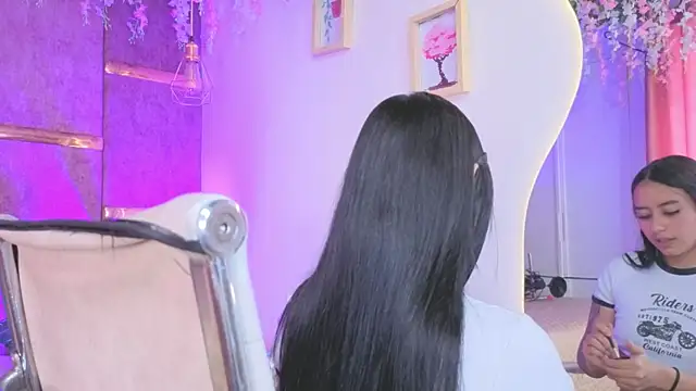 AuroraLanee  online show from 12-18-25, 08:01