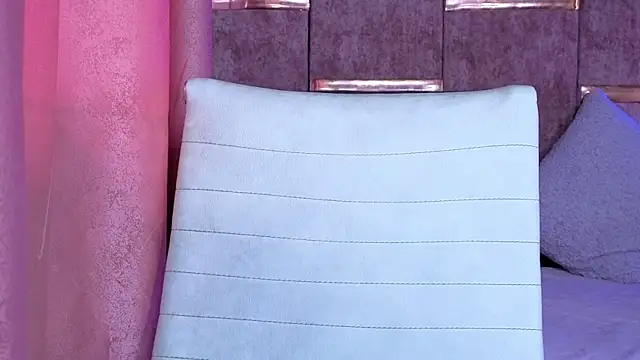 AuroraLanee  online show from 12-05-25, 07:45