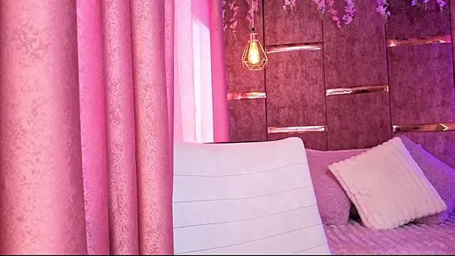 AuroraLanee  online show from 11-19-25, 07:25