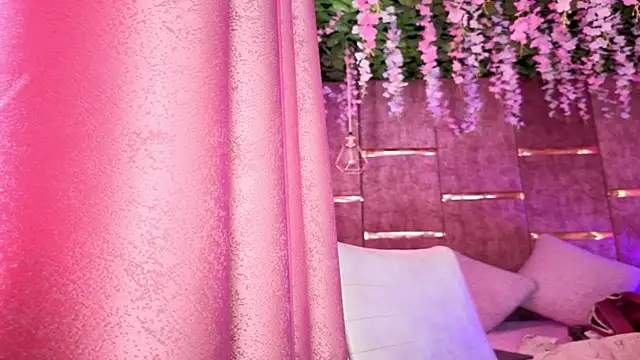 AuroraLanee  online show from 12-03-25, 07:35