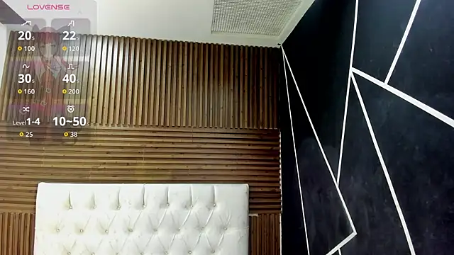 ZarinaWynne online show from 04-10-26, 01:18
