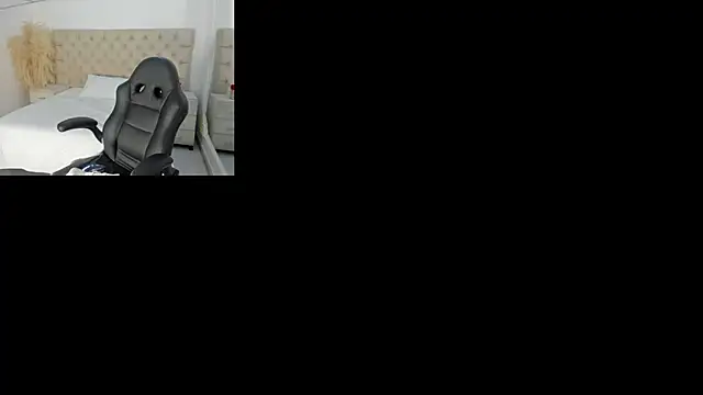 Snapshot of ZarinaWynne chatting on 05-10-26, 01:25 ZarinaWynne online show from 05-10-26, 01:25