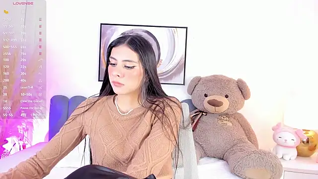 nia20  online show from 11-21-25, 06:29