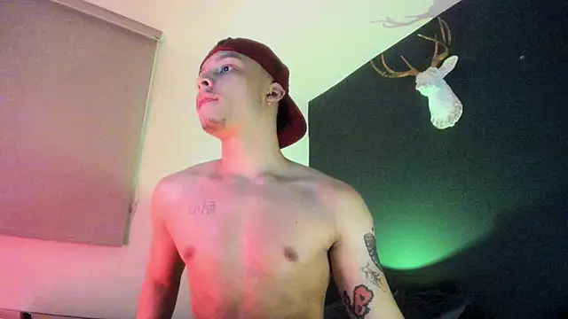 Snapshot of Zeus_Jeff chatting on 02-16-26, 02:54 Zeus Jeff online show from 02-16-26, 02:54