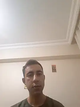 Snapshot of slowdownricK_ chatting on 11-08-25, 08:23 slowdownricK online show from 11-08-25, 08:23