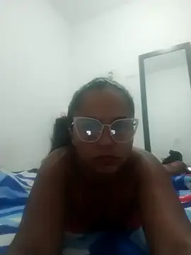 Snapshot of _Lizeth_ chatting on 12-15-25, 07:47 Lizeth online show from 12-15-25, 07:47