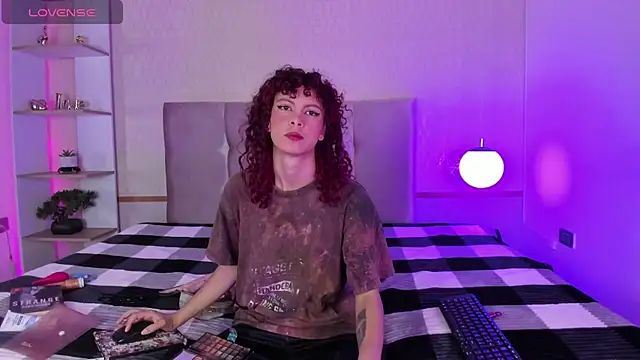 AliceMadnes online show from 12-21-25, 03:25