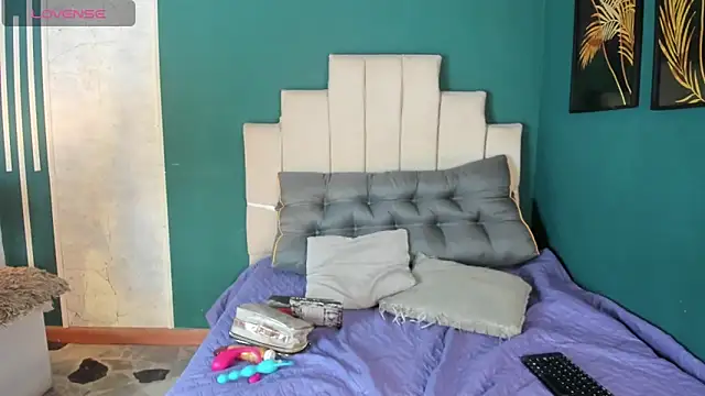 AliceMadnes online show from 01-07-26, 01:21