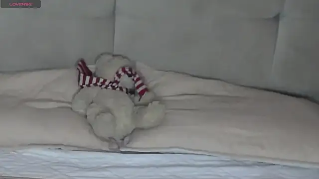 Aliis Love online show from 12-14-25, 08:31