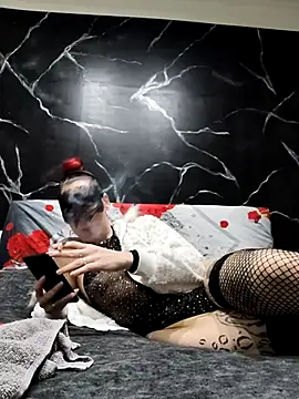 darkangel8672 online show from 01-12-26, 09:38