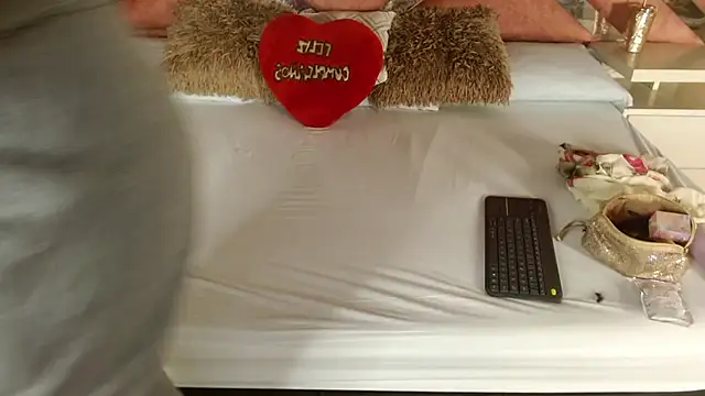 Lily Queen30 online show from 11-13-25, 07:51